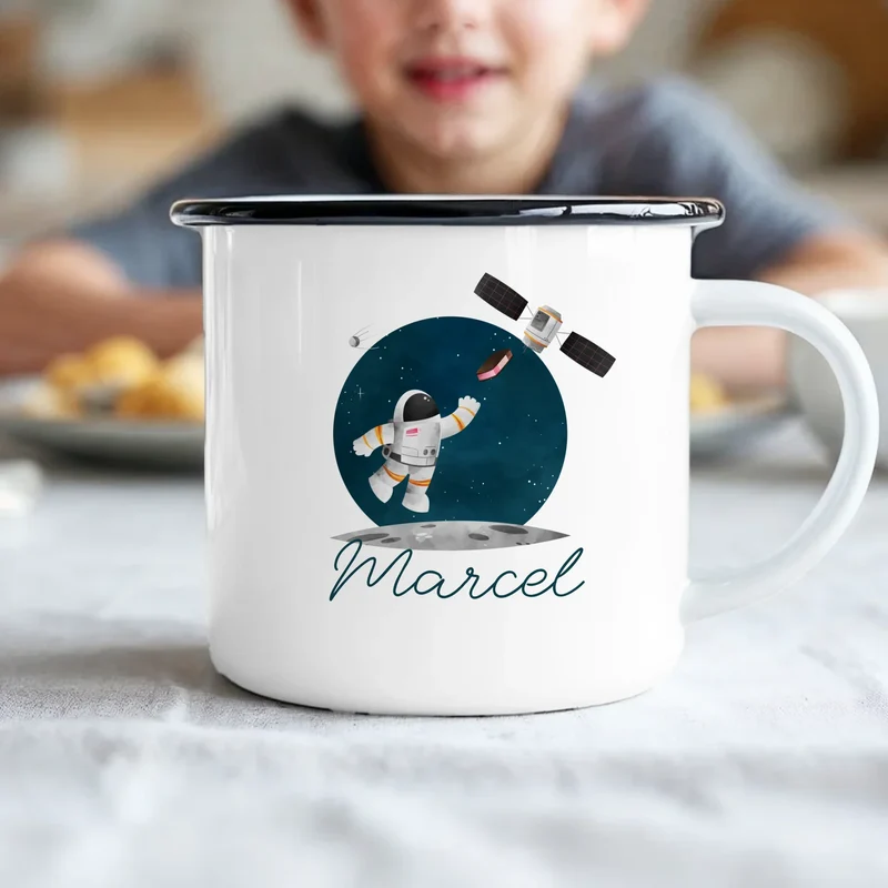 Personalisierte Kindertasse mit Astronaut und Namen