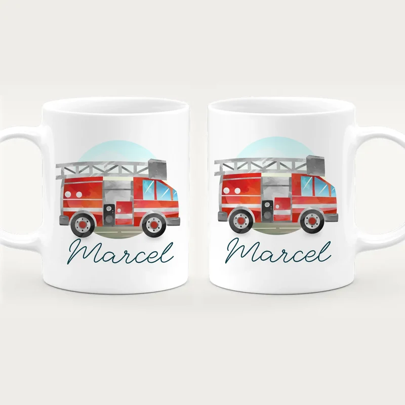 Personalisierte Kindertasse mit Feuerwehrauto und Namen