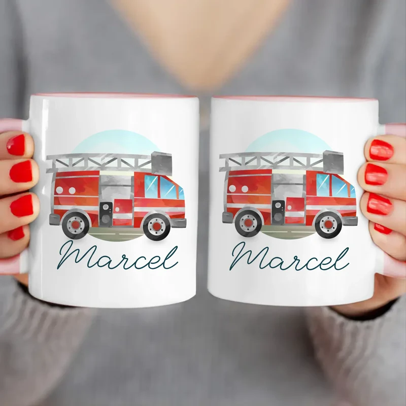 Personalisierte Kindertasse mit Feuerwehrauto und Namen