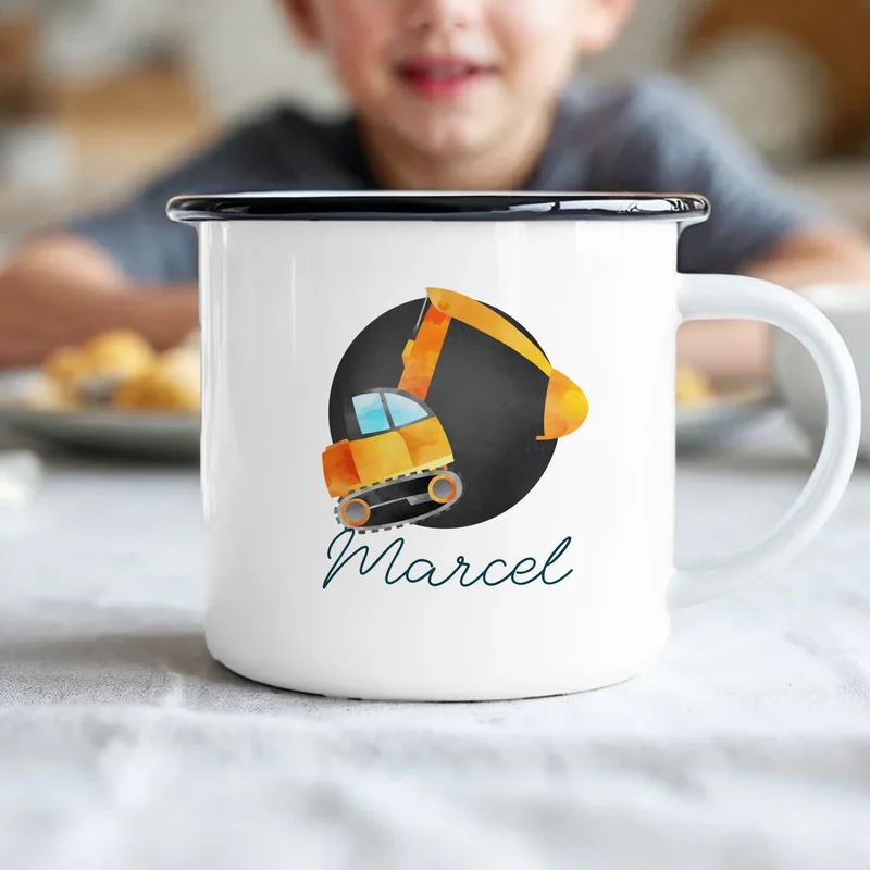 Personalisierte Kindertasse mit Bagger und Namen