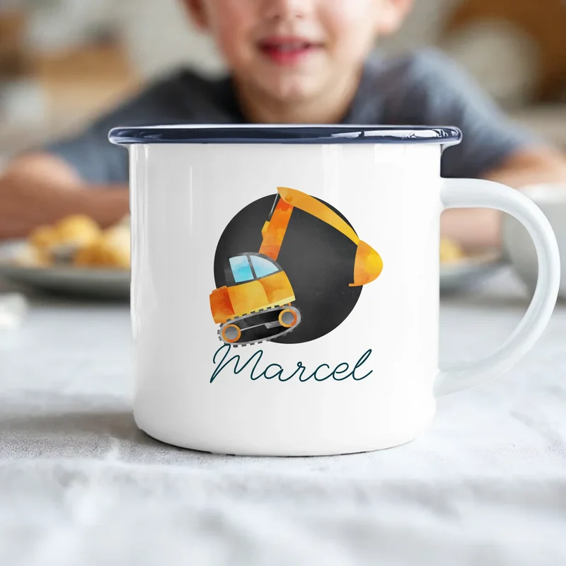 Personalisierte Kindertasse mit Bagger und Namen