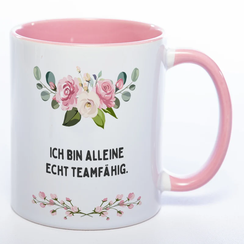 Blümchen-Tasse mit Spruch "Ich bin alleine echt teamfähig." - Lustige Kaffeetasse spülmaschinenfest