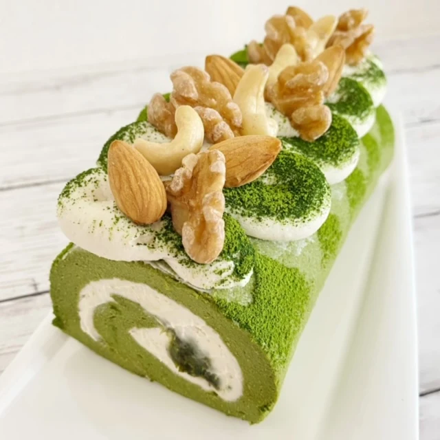 Raw抹茶ロールケーキ