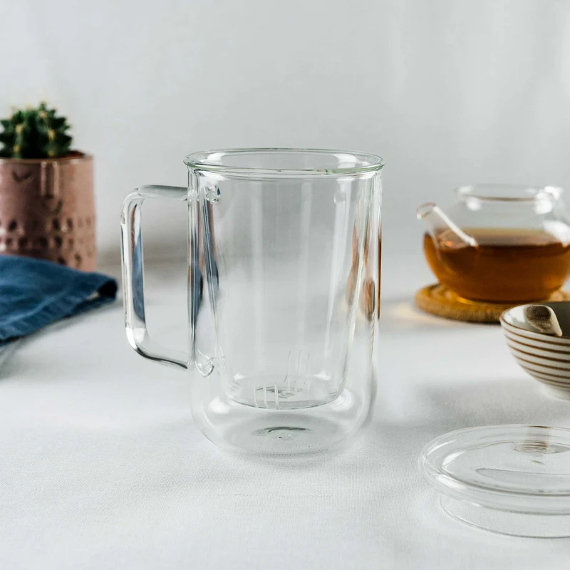 Teeglas mit Sieb