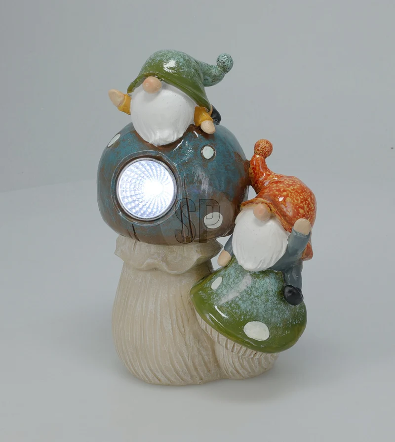 GNOME POLYESTER OP PADDENSTOEL 15x9,2x18,8CM 3 ASSORTIE