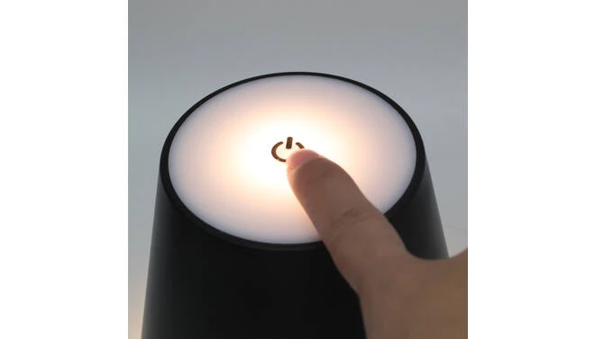 FLASCHENLAMPE 10X8CM SCHWARZ USB AUFLADBAR/ DIMMBAR
