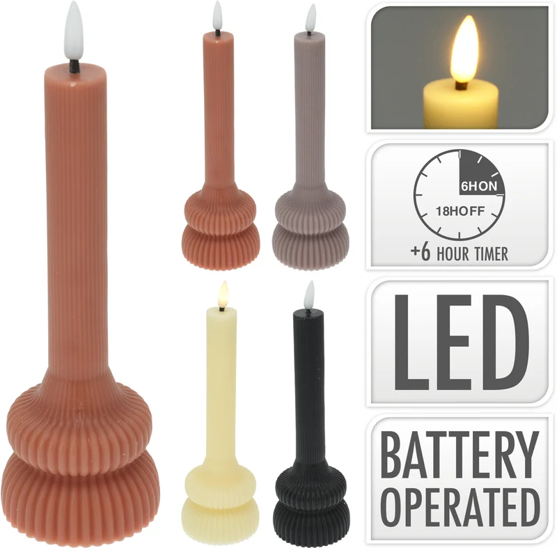 LED-Kerze D7 H20cm gerippt, 4 verschiedene Farben, exkl. 2x AAA-Batterien