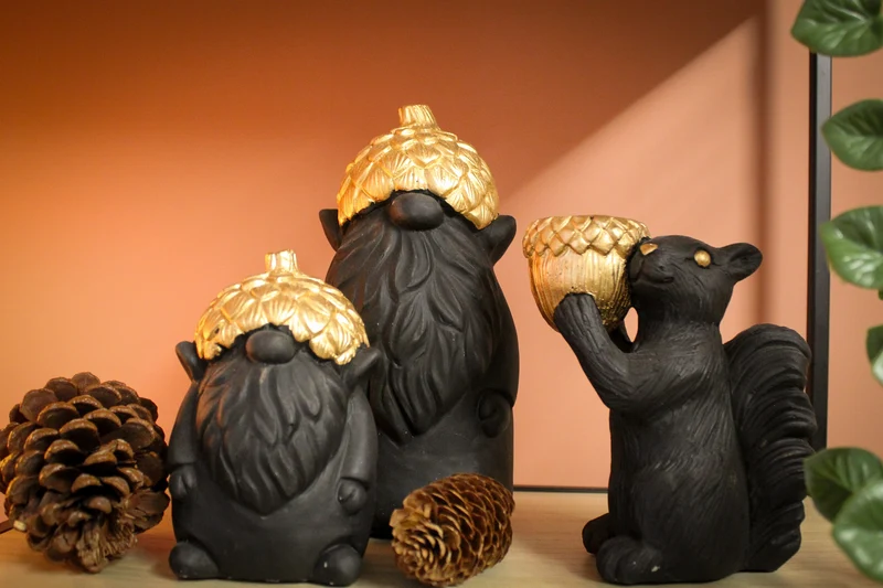 Eichhörnchen mit Wachsbehälter aus Zement, 18x10,5x20,5 cm, schwarz