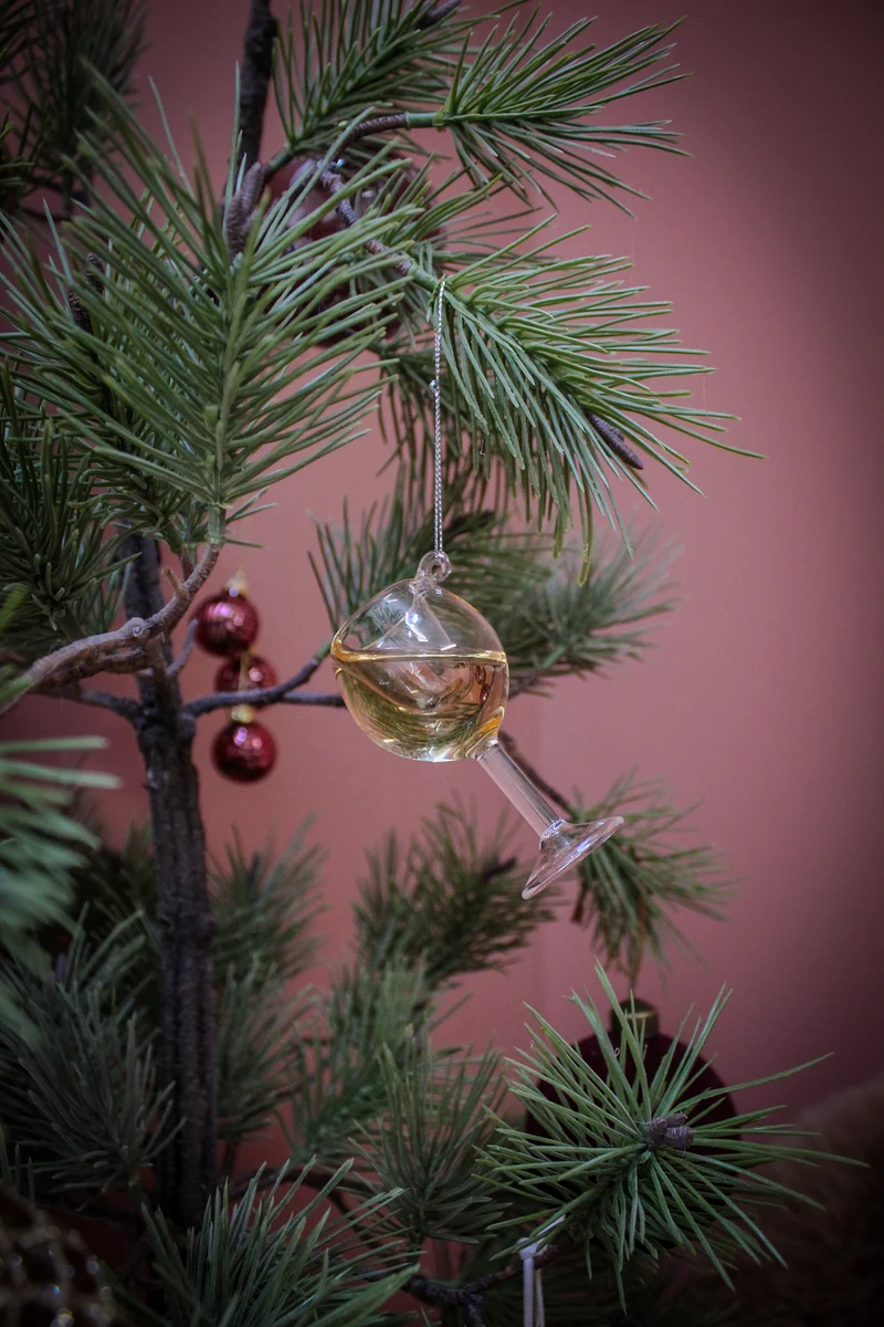 Weihnachtskugel Weißwein weiß 4x4x8cm