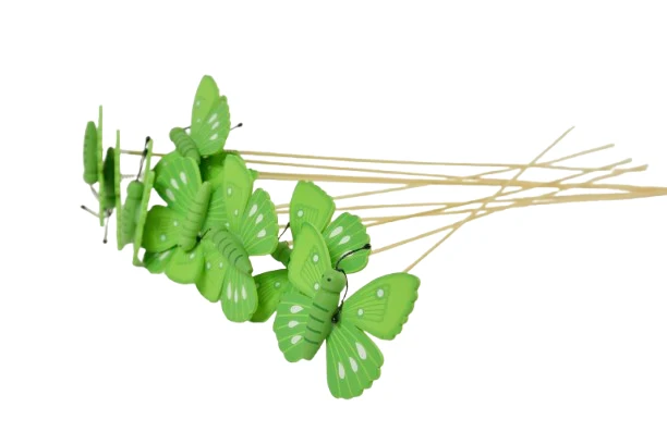 Packung mit 10 grünen Holzschmetterlingen auf 50cm Stab