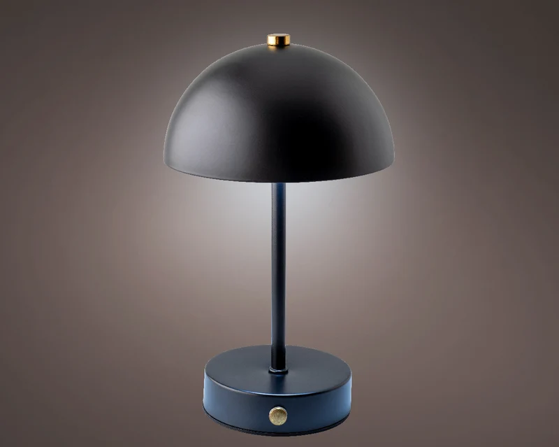 LED-Akku-Tischleuchte aus Metall, schwarz/warmweiß, Ø 15 cm, H 25 cm