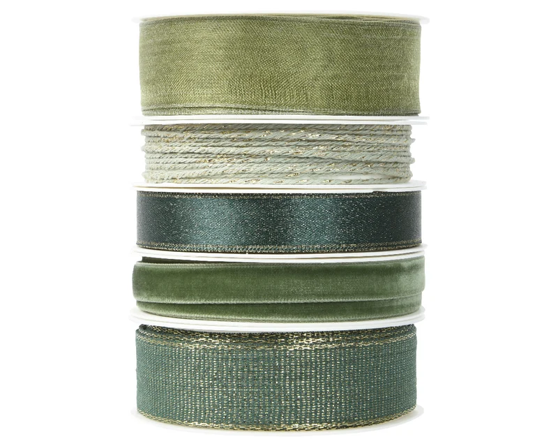 Schachtel mit 5 Rollen Polyesterband, 5 verschiedene Grüntöne, 25 mm, 3 m.