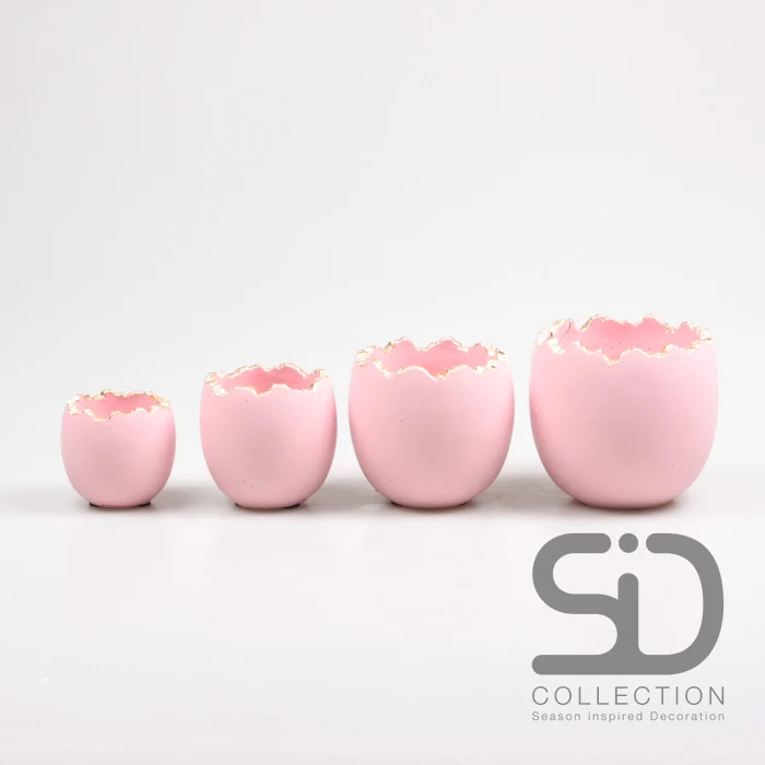 ZERBROCHENES EI ZEMENT 9,3X9,3X8 CM ROSA