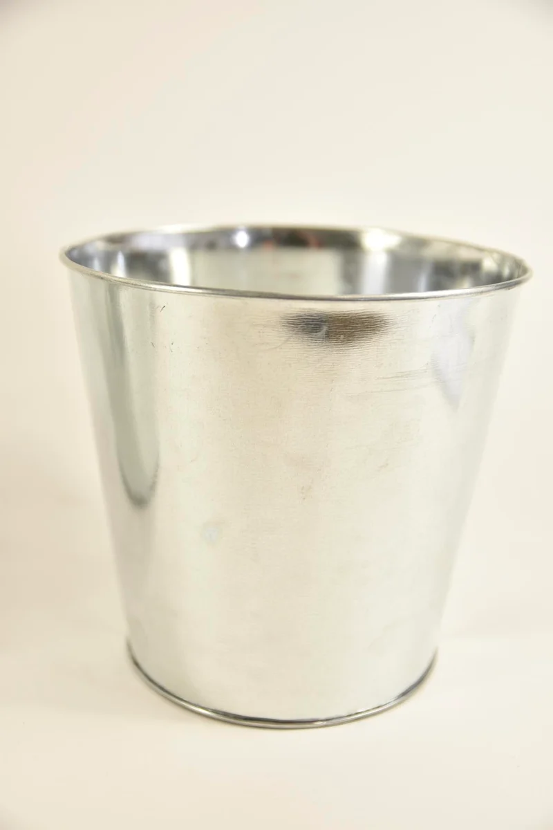 Flechtkranz grau-wash mit Zinkschale D30 H7cm